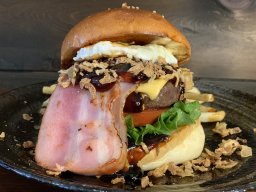 【開店】バイカーが集まるハンバーガー店「BURGER志士」半田市にオープン