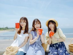 写真の3人は誰？ちたまるスタイル8・9月号の表紙を務めた3人の正体は…