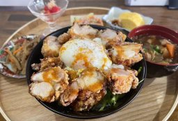 【開店】ランチ・昼飲みOKな日も！創作居酒屋「炭とあて じん」が半田市に10/3(木)オープン